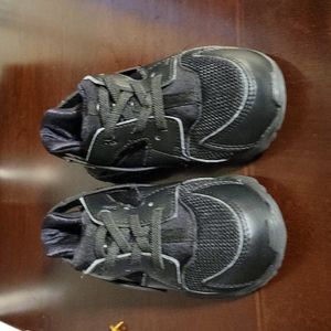 Nike Huarache boys sz 9c